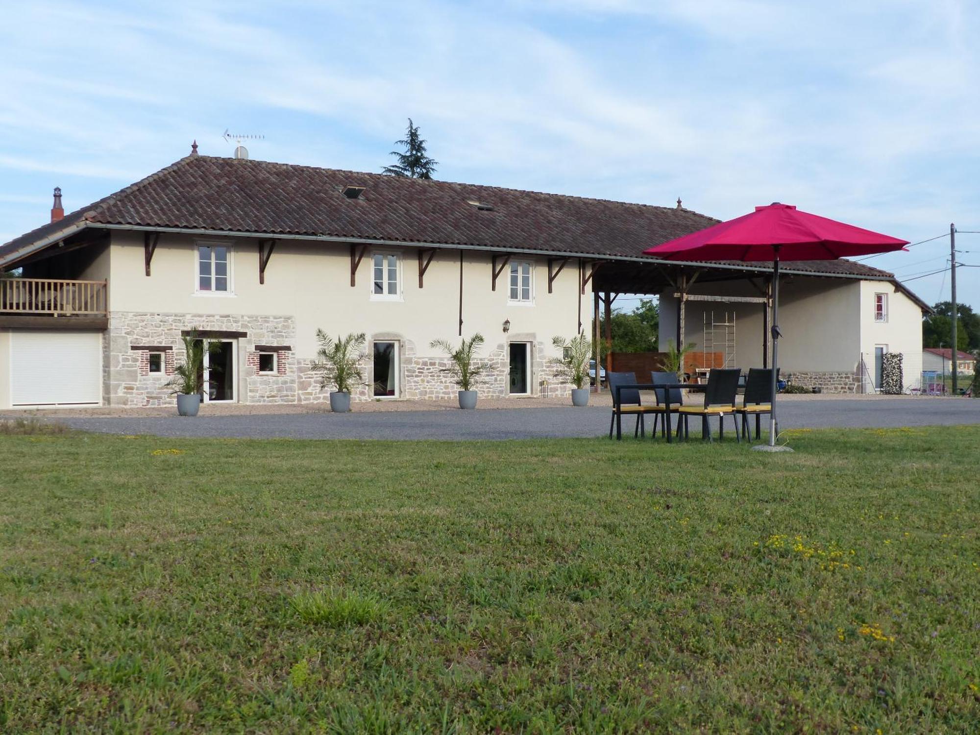 Gites Domaine De La Rochere Domsure Bagian luar foto